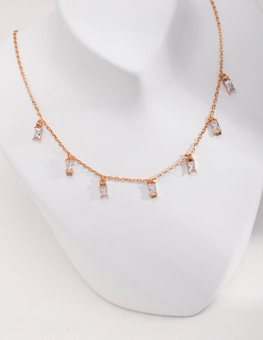 Zircon pendant chain choker